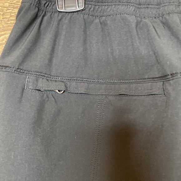 Lululemon Studio Cropped Capris Pants Black Elastic Waist Stretch Size 6 - Picture 5 of 7